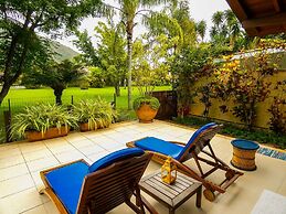 Casa c Wi-fi Jacuzzi e Churrasqueira em Guaec SP