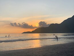 Casa c Wi-fi Jacuzzi e Churrasqueira em Guaec SP