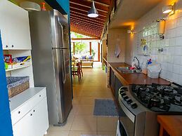 Casa c Wi-fi Jacuzzi e Churrasqueira em Guaec SP