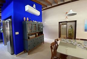 Casa c Wi-fi Jacuzzi e Churrasqueira em Guaec SP