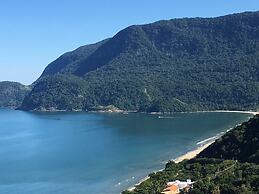 Casa c Wi-fi Jacuzzi e Churrasqueira em Guaec SP