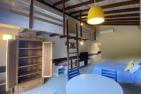 Casa c Wi-fi Jacuzzi e Churrasqueira em Guaec SP