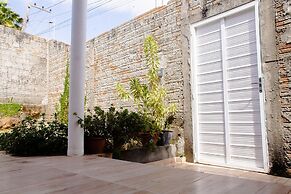 Linda Casa c Wi-fi a 900m da Praia de Itatinga MA