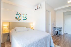 Studio Elegante com Varanda e Tima Localiza o