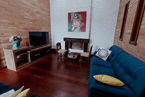 Tima Casa Ampla em Localiza o Privilegiada