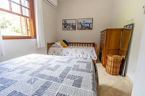 Casa em Condom nio com Piscina Wi-fi e Garagem