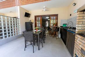 Casa em Condom nio com Piscina Wi-fi e Garagem