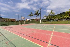 Casa em Condom nio com Piscina Wi-fi e Garagem