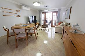 Casa em Condom nio com Piscina Wi-fi e Garagem