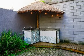 Casa a 150m da Praia de Boi Ucanga com Piscina