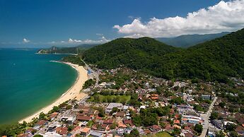 Casa a 150m da Praia de Boi Ucanga com Piscina