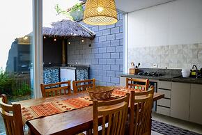 Casa a 150m da Praia de Boi Ucanga com Piscina