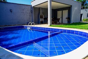 Casa a 150m da Praia de Boi Ucanga com Piscina