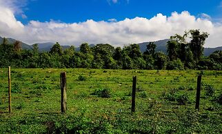 Chal com Piscina e Churrasq em Caraguatatuba SP