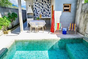 Chal com Piscina e Churrasq em Caraguatatuba SP