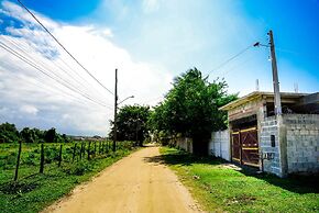 Chal com Piscina e Churrasq em Caraguatatuba SP