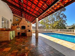 Casa de Campo com Wi-fi Piscina e Churrasqueira