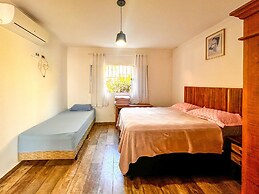 Casa de Campo com Wi-fi Piscina e Churrasqueira