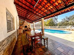 Casa de Campo com Wi-fi Piscina e Churrasqueira