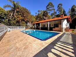 Casa de Campo com Wi-fi Piscina e Churrasqueira