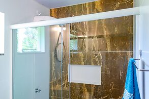 Charmoso Chal no Campo com Vista Para a Natureza