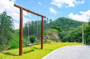 Charmoso Chal no Campo com Vista Para a Natureza