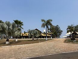 Chal com Vista e Acesso ao Rio Grande - MG