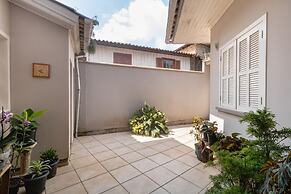 Casa com Piscina Churrasq e Wi-fi em Crici ma SC