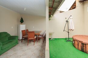 Casa com Wi-fi Jacuzzi Garagem e Petfriendly