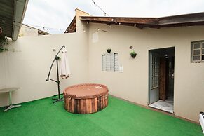 Casa com Wi-fi Jacuzzi Garagem e Petfriendly