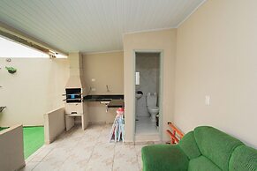 Casa com Wi-fi Jacuzzi Garagem e Petfriendly