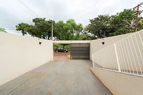 Casa com Wi-fi Jacuzzi Garagem e Petfriendly