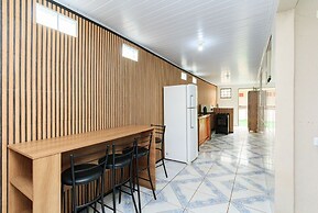 Casa com Wi-fi Jacuzzi Garagem e Petfriendly