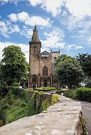 Stylish 2-bed Apartment in the Heritage Quarter