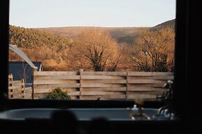 Unique Cabin Wrapped in Beautiful Welsh Scenery