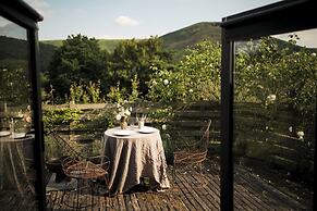 Unique Cabin Wrapped in Beautiful Welsh Scenery