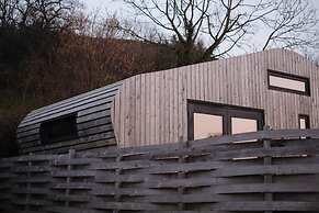 Unique Cabin Wrapped in Beautiful Welsh Scenery