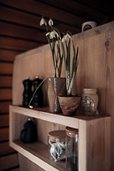 Unique Cabin Wrapped in Beautiful Welsh Scenery