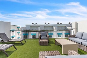 Azul Townhomes A3 - Sunrise