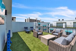 Azul Townhomes A3 - Sunrise