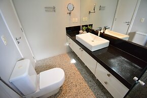 Cobertura em Jurerê a 200m da praia