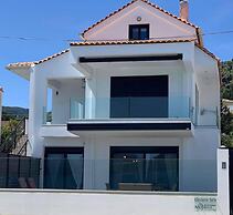 WHITE HOUSES SEAFRONT LYGIA