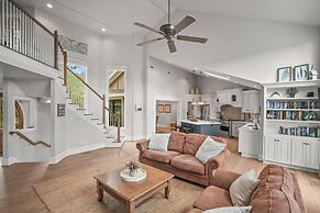 Elegant, Marsh-front 5-bed, 4-bath Home, Sleeps 12