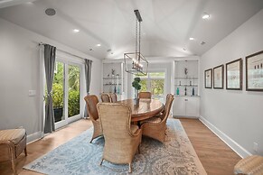 Elegant, Marsh-front 5-bed, 4-bath Home, Sleeps 12