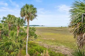 Elegant, Marsh-front 5-bed, 4-bath Home, Sleeps 12