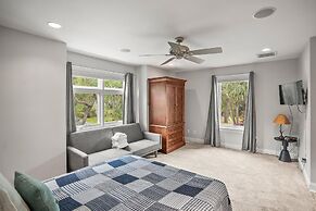 Elegant, Marsh-front 5-bed, 4-bath Home, Sleeps 12