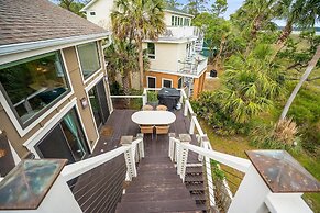 Elegant, Marsh-front 5-bed, 4-bath Home, Sleeps 12