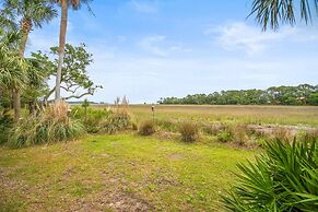 Elegant, Marsh-front 5-bed, 4-bath Home, Sleeps 12