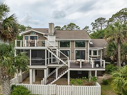 Elegant, Marsh-front 5-bed, 4-bath Home, Sleeps 12