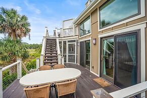 Elegant, Marsh-front 5-bed, 4-bath Home, Sleeps 12